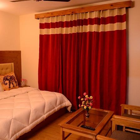 Bed and Breakfast Ambika Bliss à Manāli Extérieur photo