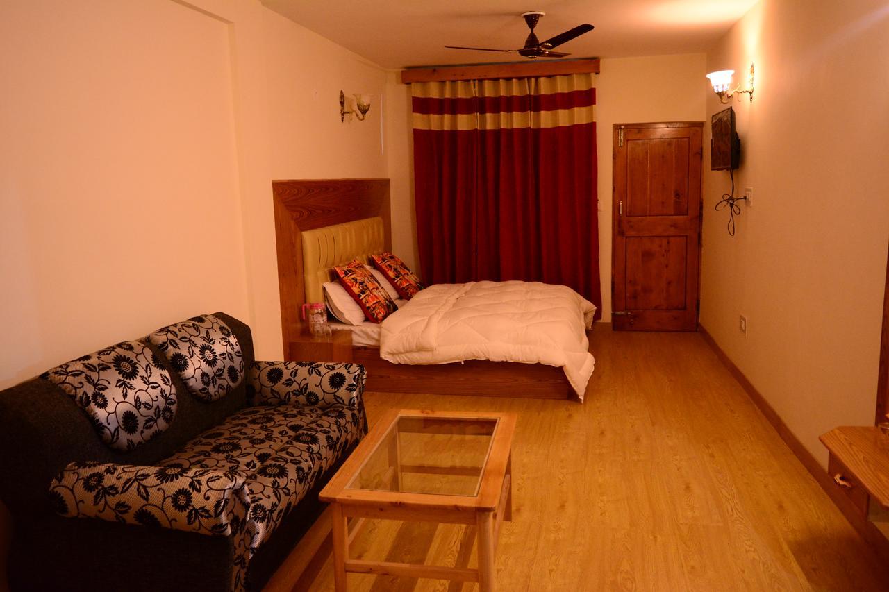 Bed and Breakfast Ambika Bliss à Manāli Extérieur photo