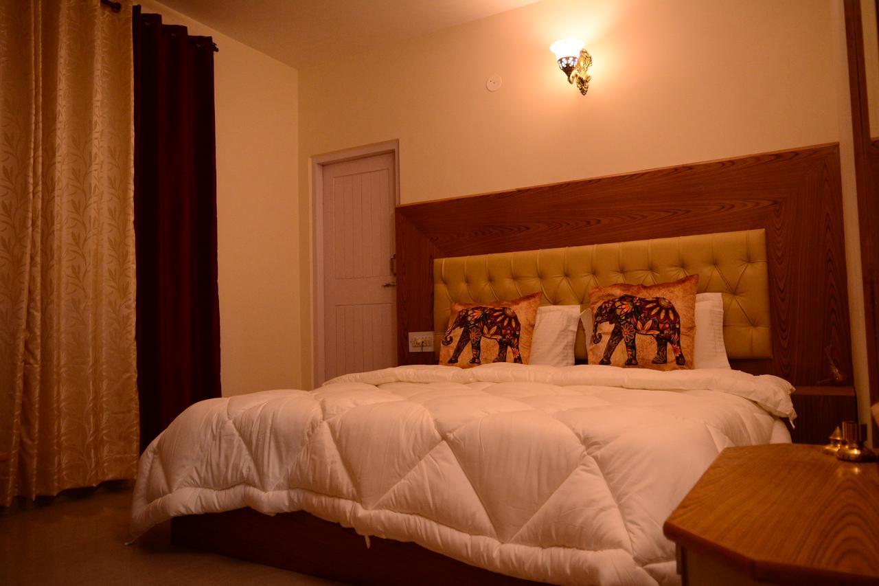 Bed and Breakfast Ambika Bliss à Manāli Extérieur photo