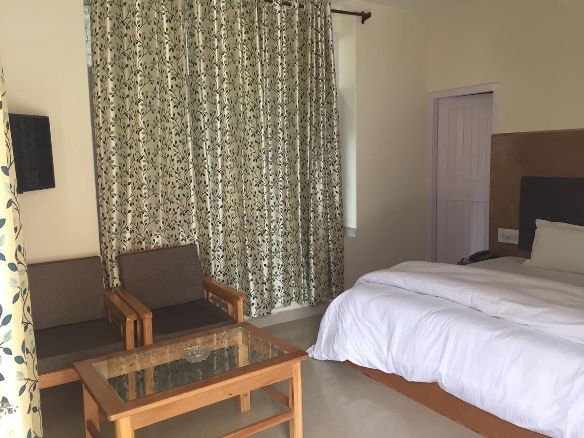Bed and Breakfast Ambika Bliss à Manāli Extérieur photo
