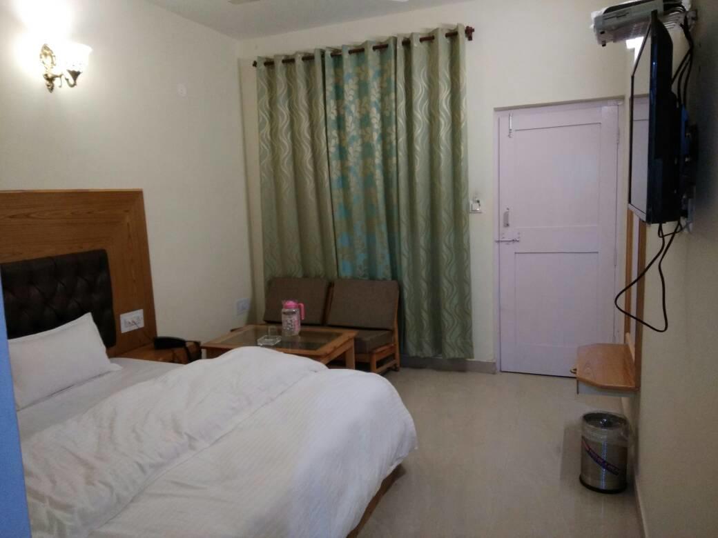 Bed and Breakfast Ambika Bliss à Manāli Extérieur photo