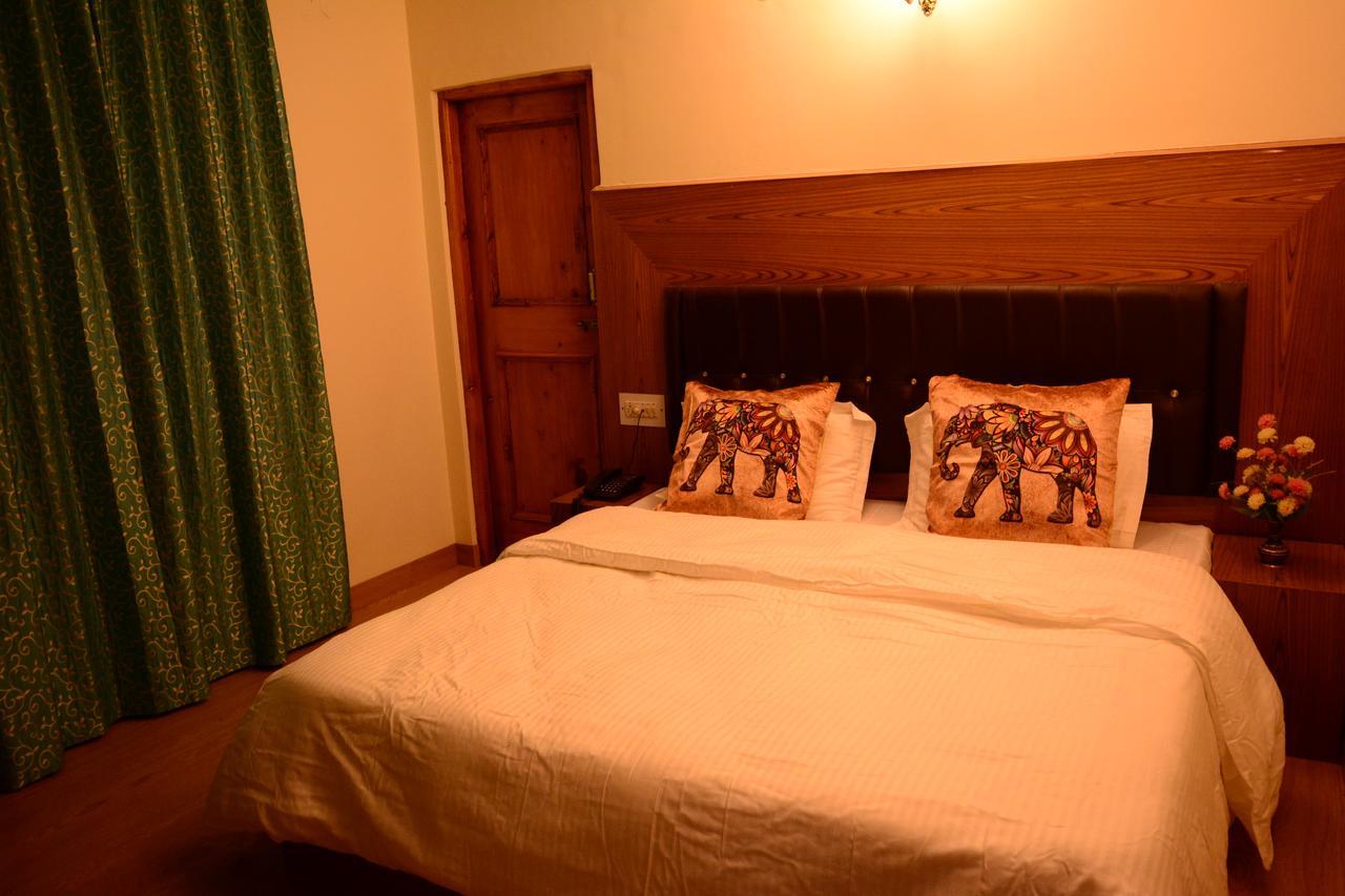 Bed and Breakfast Ambika Bliss à Manāli Extérieur photo